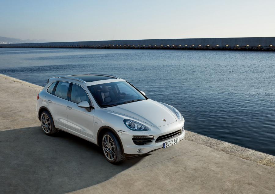  Porsche Cayenne S Hybrid 2010 года  (фото 16 из 16)